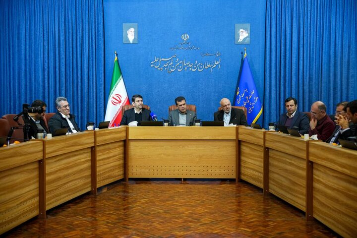 خسارت روزانه ۵ هزار میلیارد تومانی قطعی اینترنت به ‌اقتصاد
کشور