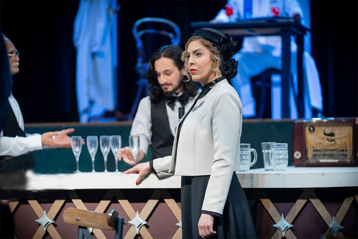 «کرگدن» و «کازابلانکا» وارد «تئاتر فجر» می‌شوند؛ ۱۳ اثر در
روز پنجم